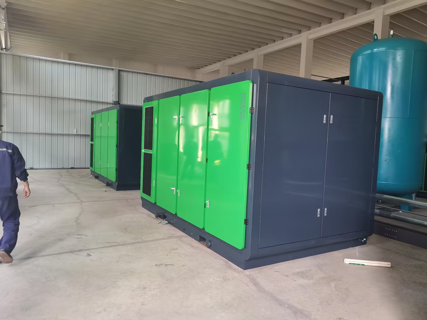 Heavy-Duty Continuous Operation PM VSD Low Pressure Single-Stage Screw Air Compressor